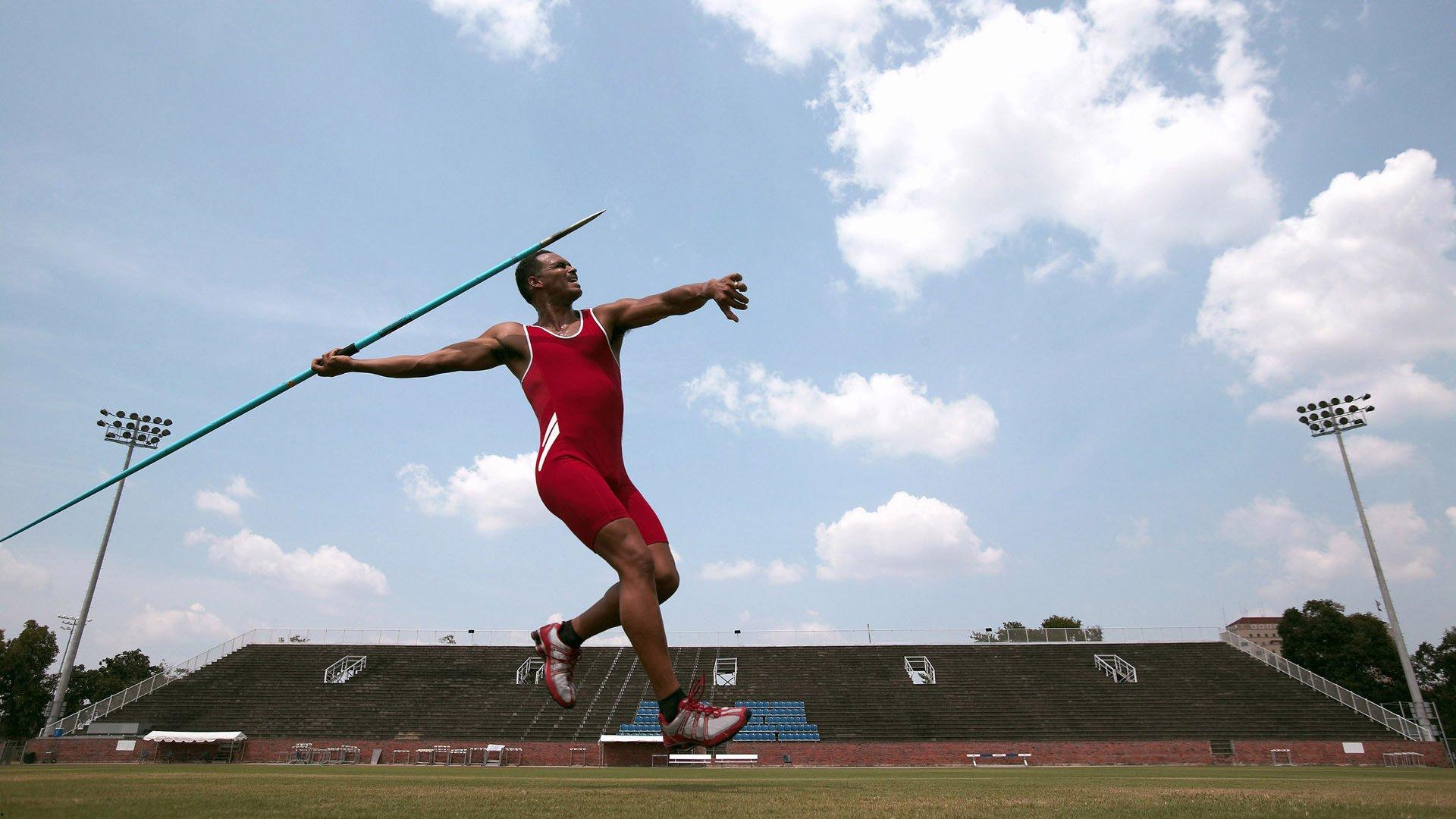 国际帆船赛激战正酣,顶尖选手逐浪争锋