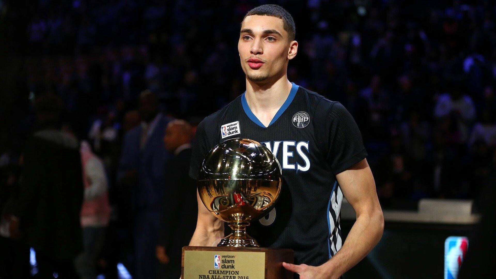 梅西第八次捧起金球奖 刷新历史纪录再创辉煌